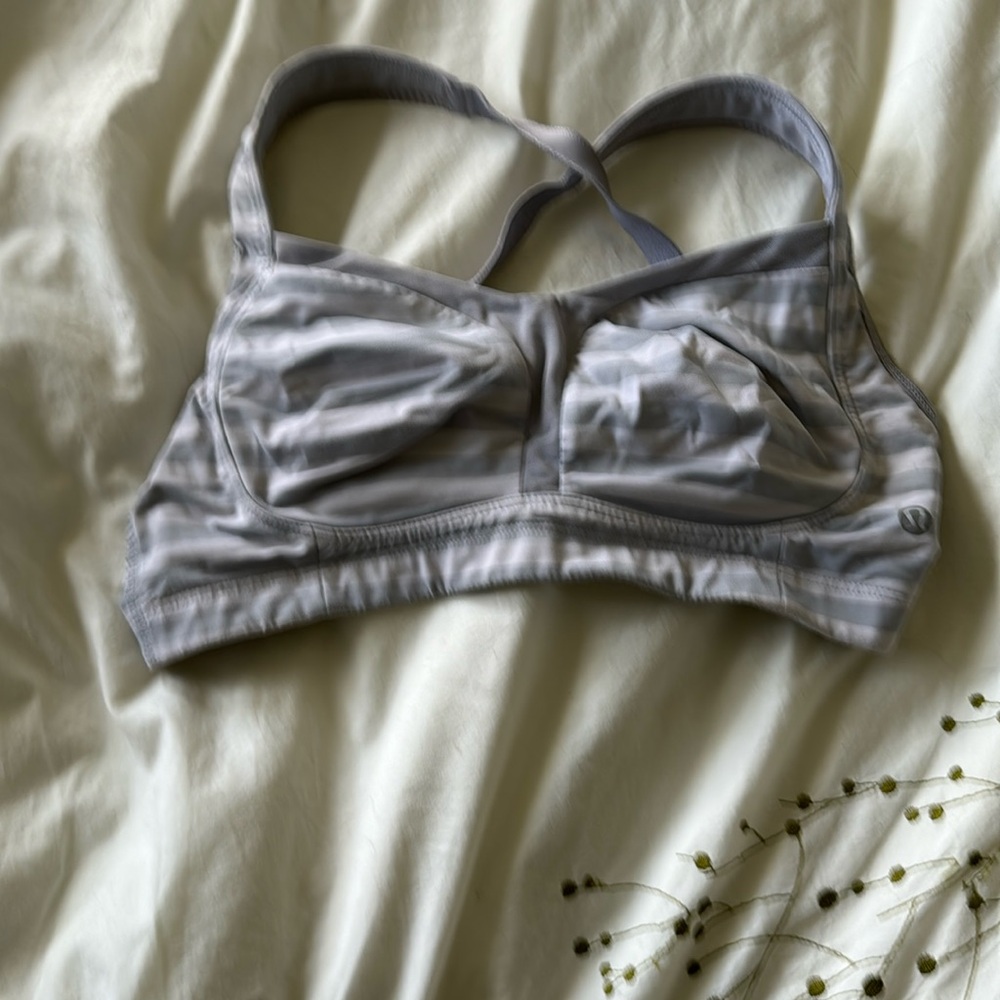 Lululemon adjustable back clasp sports bra